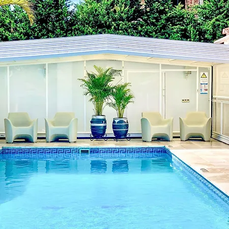 In Der Naehe Des Strandes- Beheiztes Schwimmbad- Spielraum- Spielzimmer- Etc By Interhome Marbella