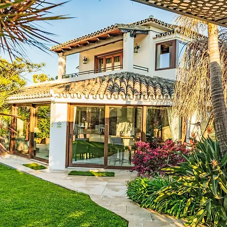 In Der Naehe Des Strandes- Beheiztes Schwimmbad- Spielraum- Spielzimmer- Etc By Interhome Marbella