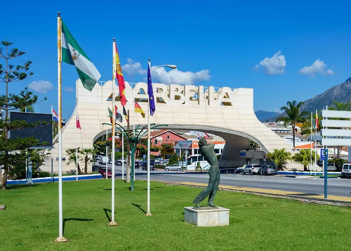 In Der Naehe Des Strandes- Beheiztes Schwimmbad- Spielraum- Spielzimmer- Etc By Interhome Nyaraló Marbella